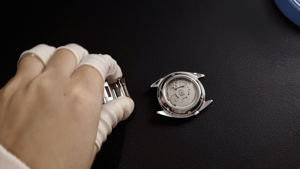removing bracelet from seiko snxs79